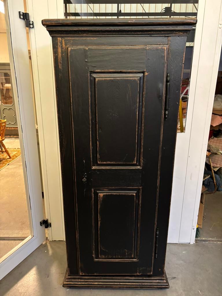 Antiek Brocante eendeurskast / kledingkast / buffetkast, Ophalen, Studio Larilo, Studiolarilo@gmail.com, Zo goed als nieuw