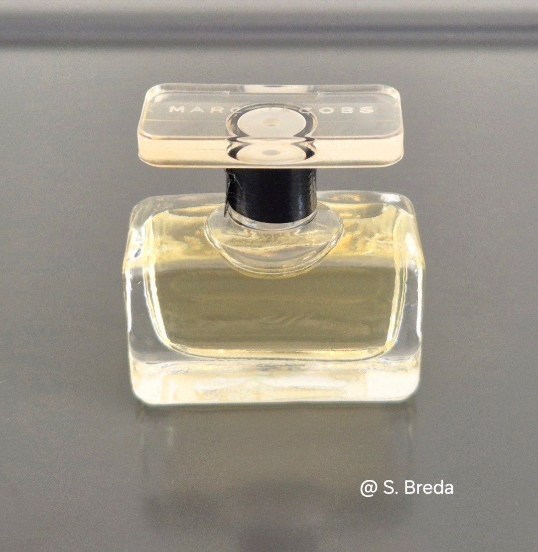 Marc Jacobs - volle parfum miniatuur, Verzamelen, Parfumverzamelingen, Ophalen of Verzenden, Zo goed als nieuw, Miniatuur, Gevuld
