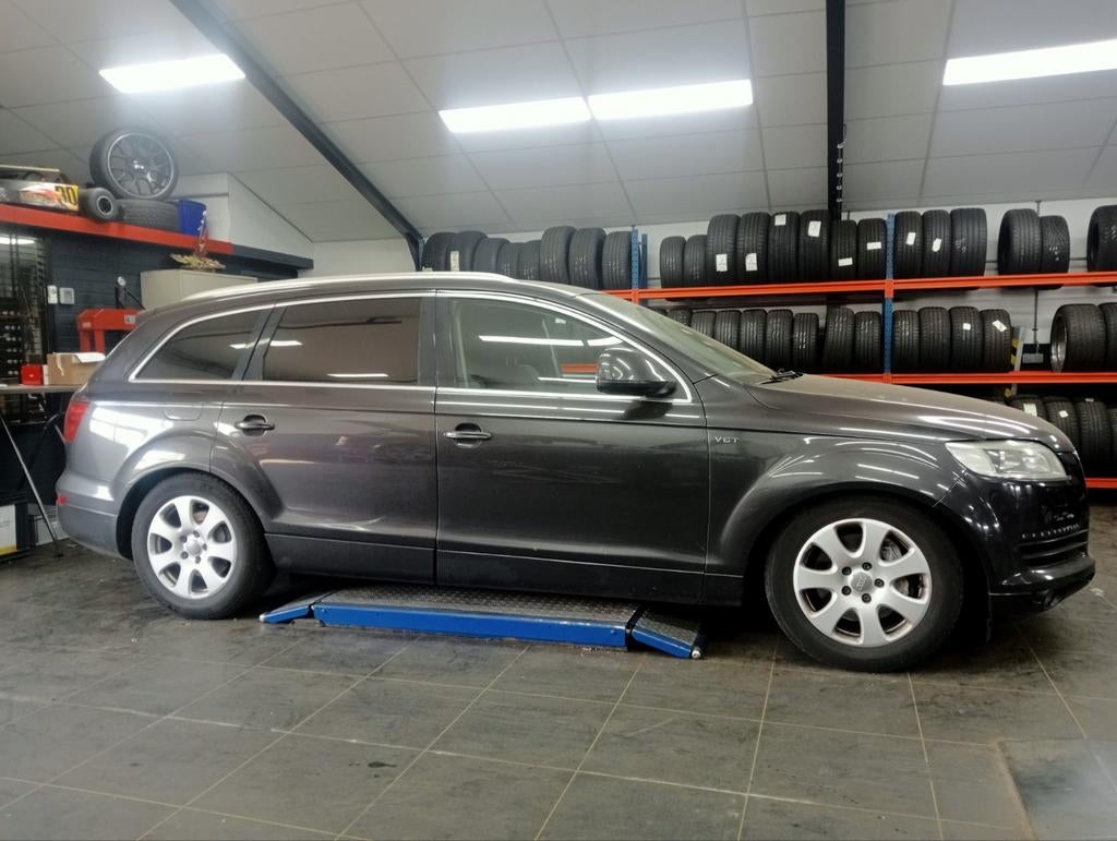 Audi Q7 3.0 TDI Quattro grijs kent, young timer LEES TEKST, Auto's, Bestelauto's, 232 pk, Diesel, 6 cilinders, 750 kg