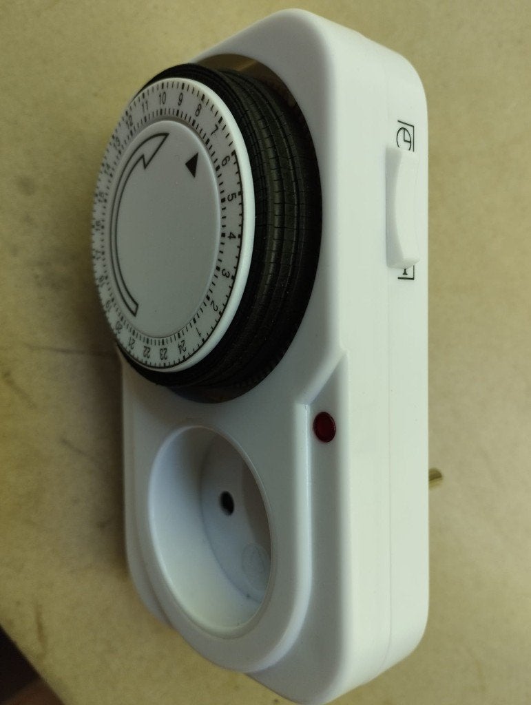 Tijdschakelaar / plug in timer /Tijdklok / Timer, Ophalen, Zo goed als nieuw