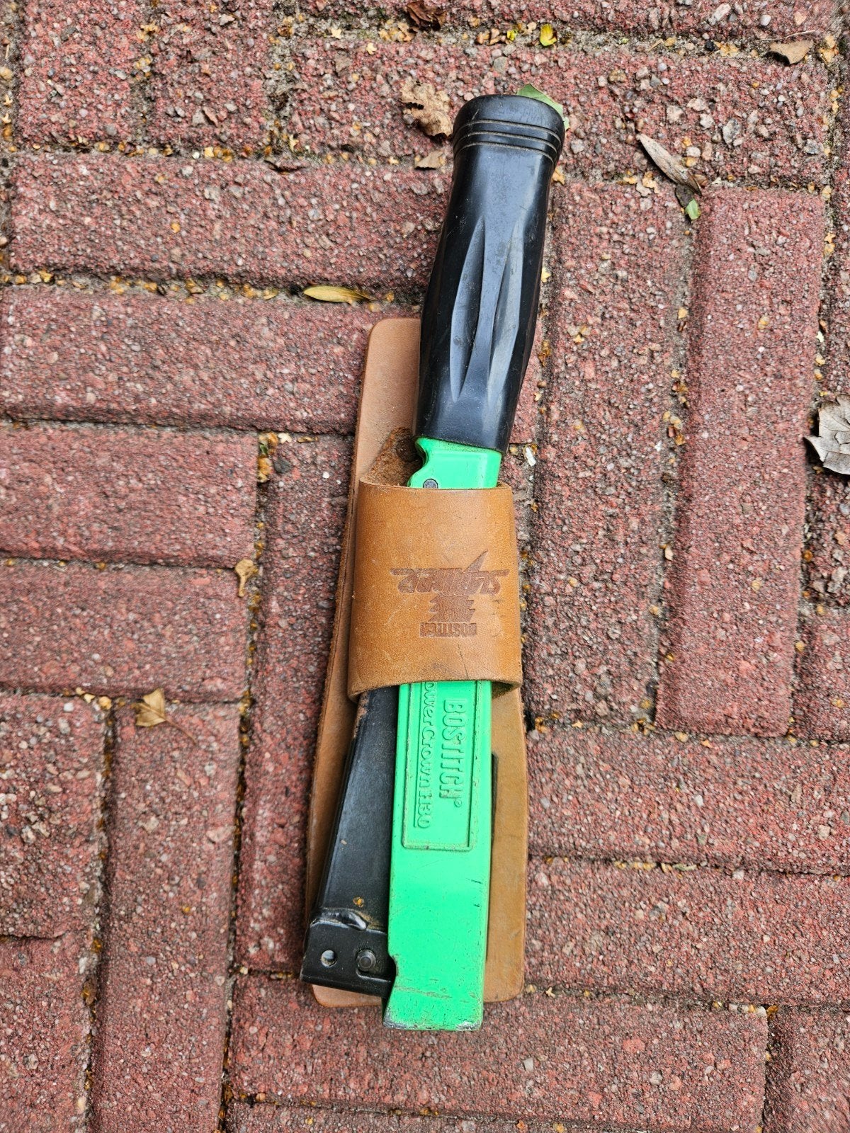 Bostitch H30-8 Tacker met Leren Holster - Gebruikt, Ophalen of Verzenden, Gebruikt, Tacker/nietmachine, Overige merken