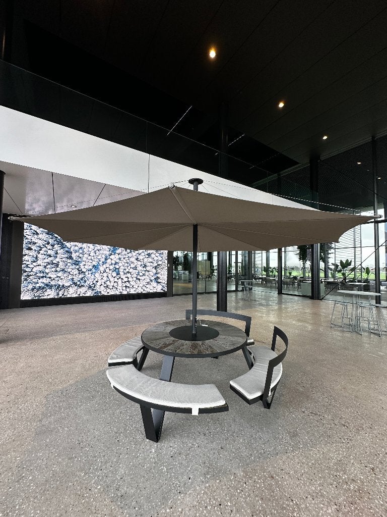 Extremis Pantagruel High-end tuintafel + Inumbra parasol 400, Waterstad 23, Rond, Aluminium, Zo goed als nieuw
