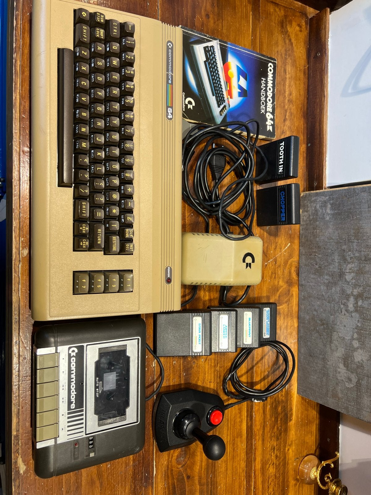 Commodore 64 Compleet met Cassettedeck, Joystick en Spellen, Ophalen of Verzenden, Overige merken, Gebruikt