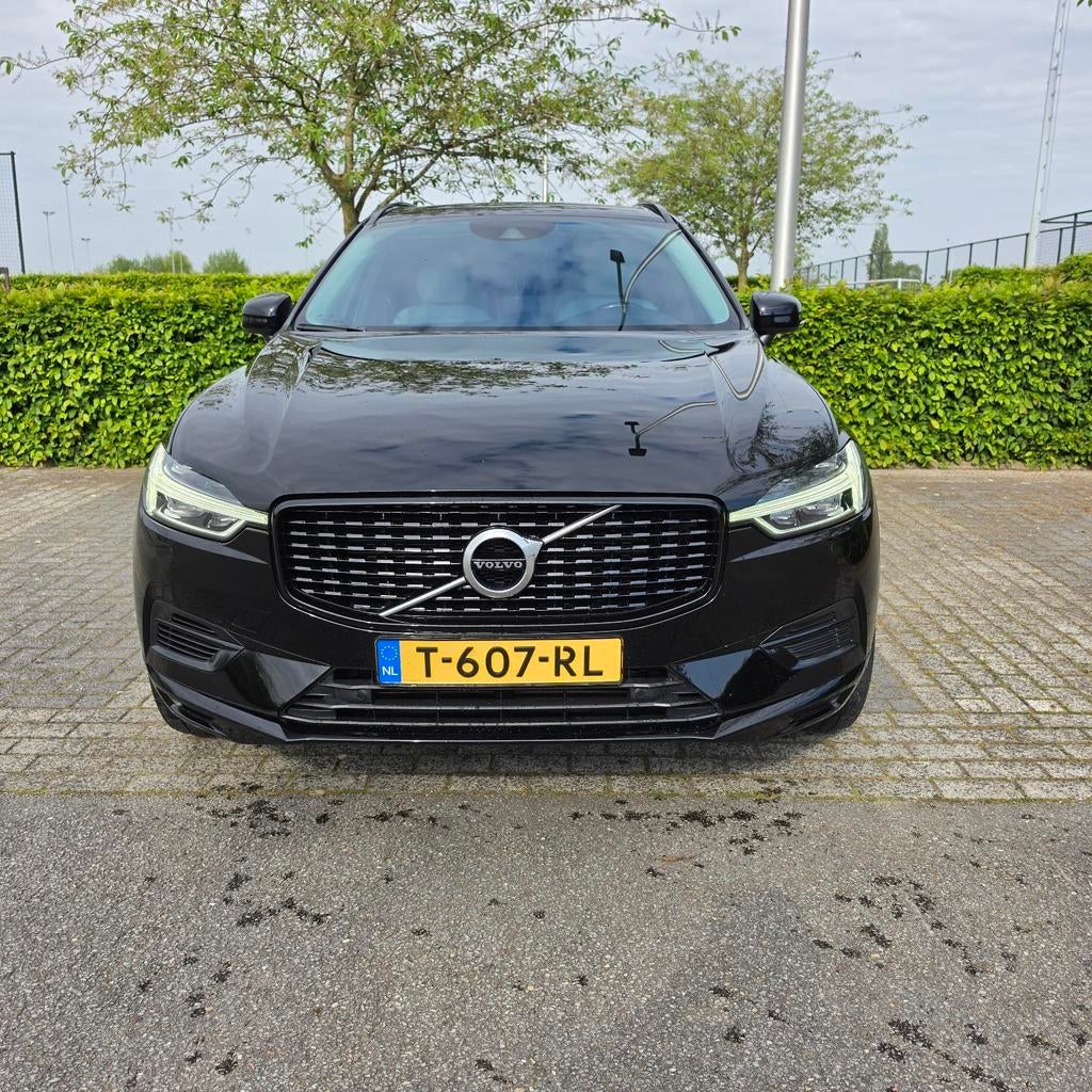 Volvo XC60 T8 Twin Engine 390pk Geartronic AWD 2019 Zwart, Auto's, Volvo, Automaat, Beige, 1969 cc, 138 €/maand