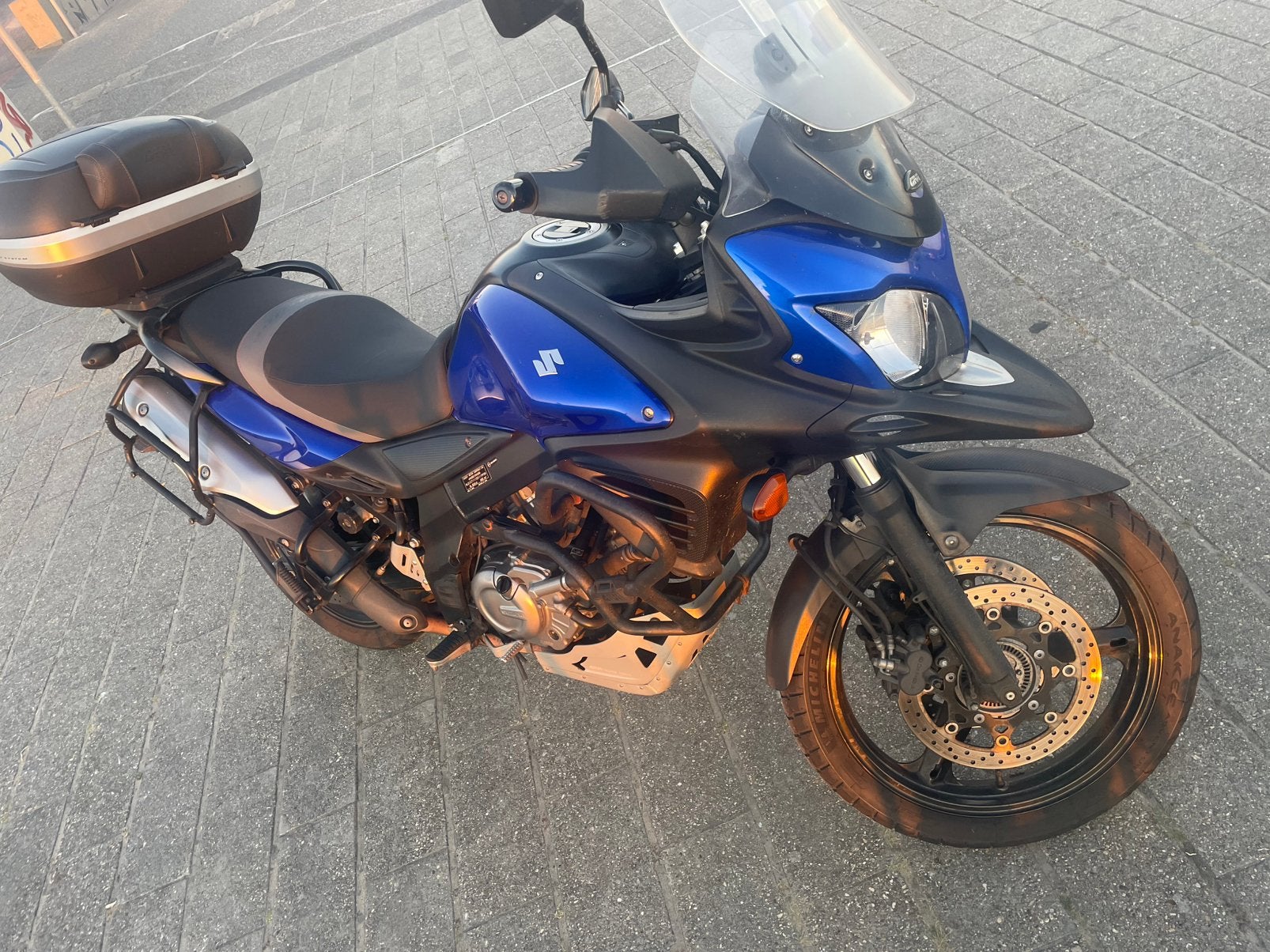 GEZOCHT: (verhoogd) zadel Suzuki Vstrom 650DL 2014, Ophalen of Verzenden