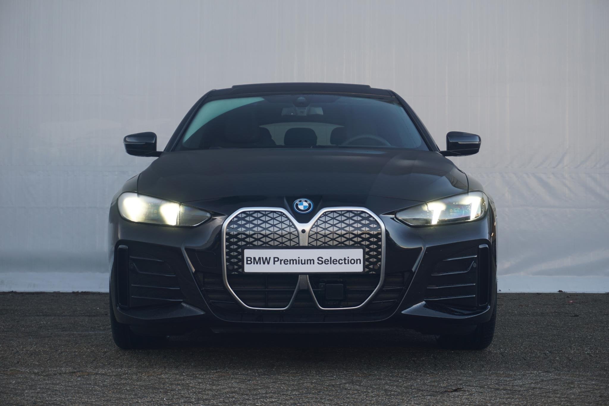BMW i4 Gran Coupé eDrive40 M Sportpakket 18'' / Head-Up Dis, 510 min, Zwart, Met garantie (alle), 2020 kg