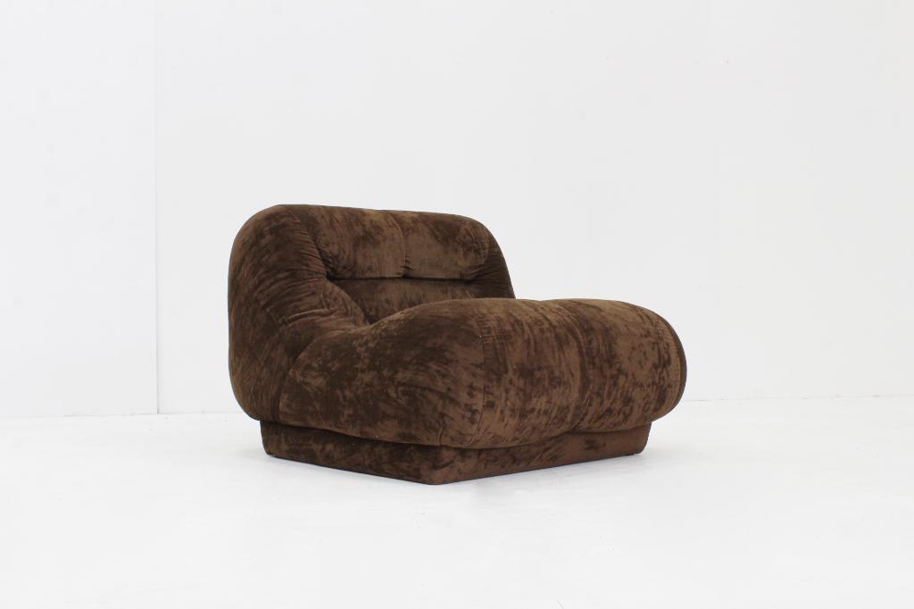 Vintage italiaanse fauteuil bruin velours jaren 70, 75 tot 100 cm, Ophalen of Verzenden, Zo goed als nieuw, Stof