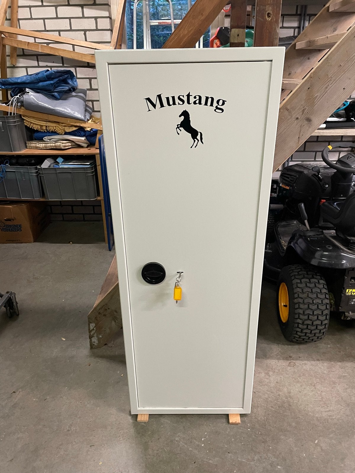 Mustang Brandkast / Kluis voor wapens of waardevolle spullen, Huis en Inrichting, Ophalen, Zo goed als nieuw, Brandkast