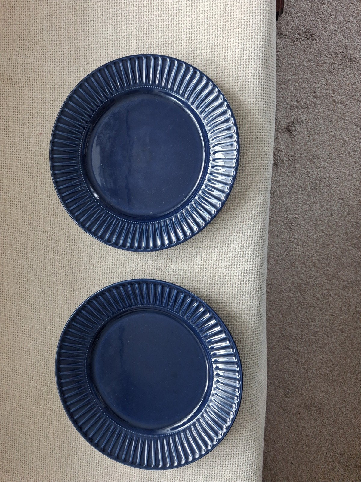 Ikea strimmig 2 borden 27cm. donker blauw., Ophalen of Verzenden, Overige stijlen, Bord(en)