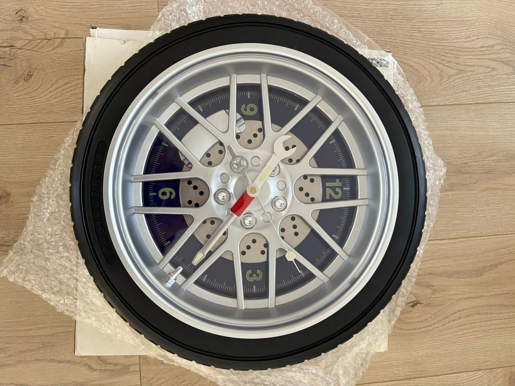 Autoband wandklok, Overige merken, 1:50 of kleiner, Auto, Nieuw