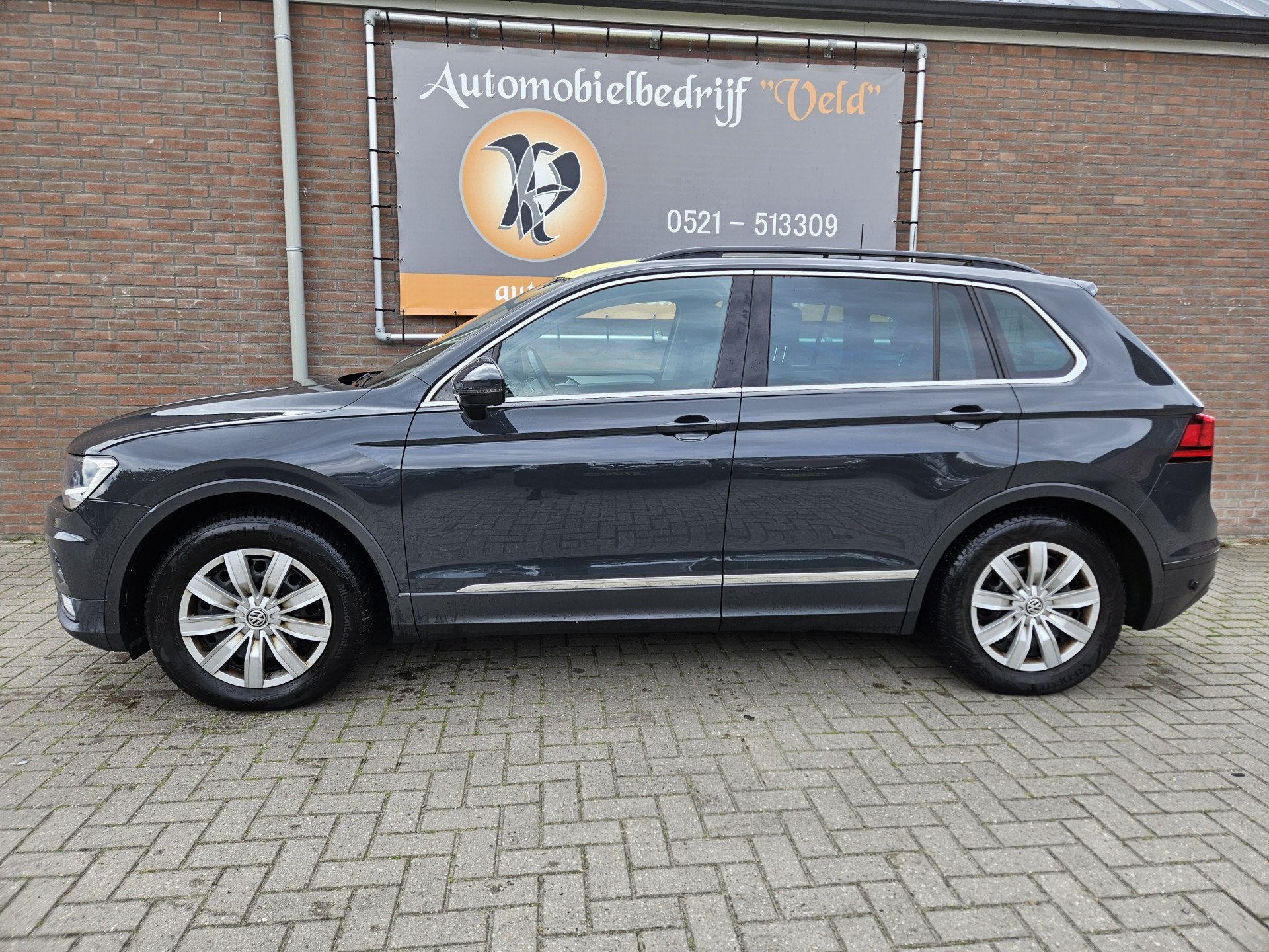 Volkswagen Tiguan 2.0 TDI Comfortline (bj 2017, automaat), Stof, Gebruikt, Euro 6, 4 cilinders