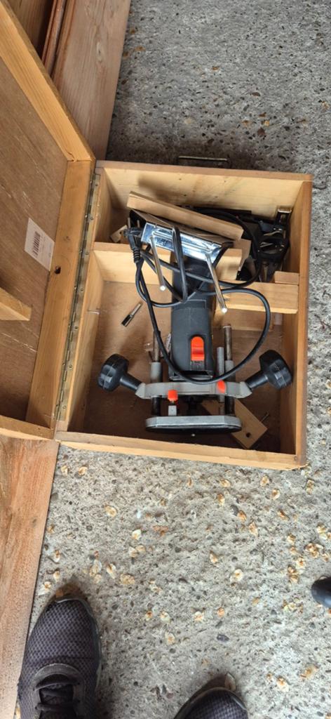 Kinzo freesmachine., Doe-het-zelf en Verbouw, Gereedschap | Freesmachines, Ophalen of Verzenden, Elektrisch, Bovenfrees