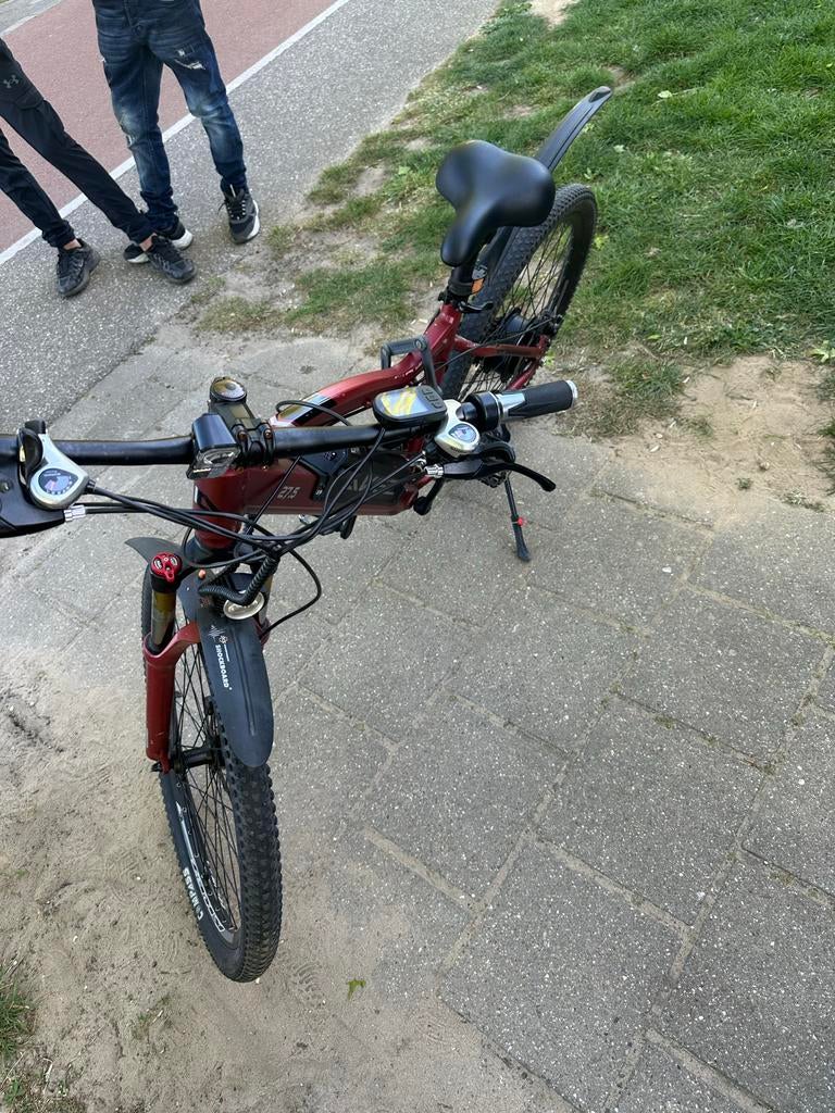 Akez E-bike met gashendel - topsnelheid 40 km/u, Fietsen en Brommers, Elektrische fietsen, Gebruikt, 51 tot 55 cm, 50 km per accu of meer