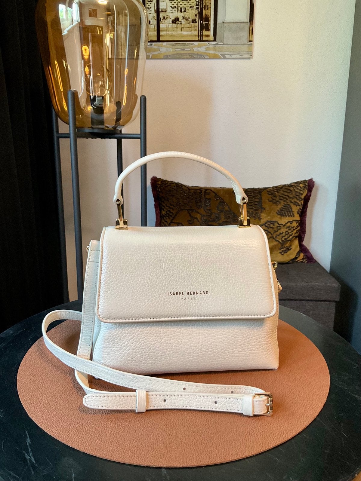 Isabel Bernard handtas - Crème leer incl. Dustbag, Sieraden, Tassen en Uiterlijk, Ophalen of Verzenden, Zo goed als nieuw, Beige
