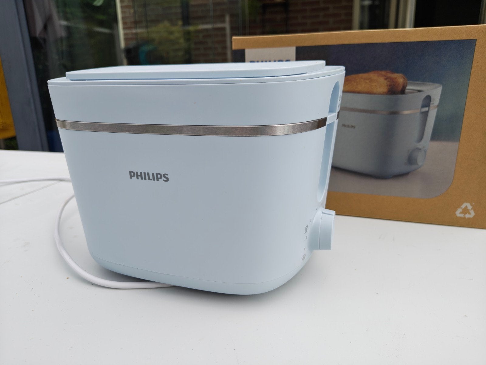 Philips HD2560/40 Broodrooster 3000 Serie - Lichtblauw, Ophalen of Verzenden, Zo goed als nieuw, Uitneembare kruimellade