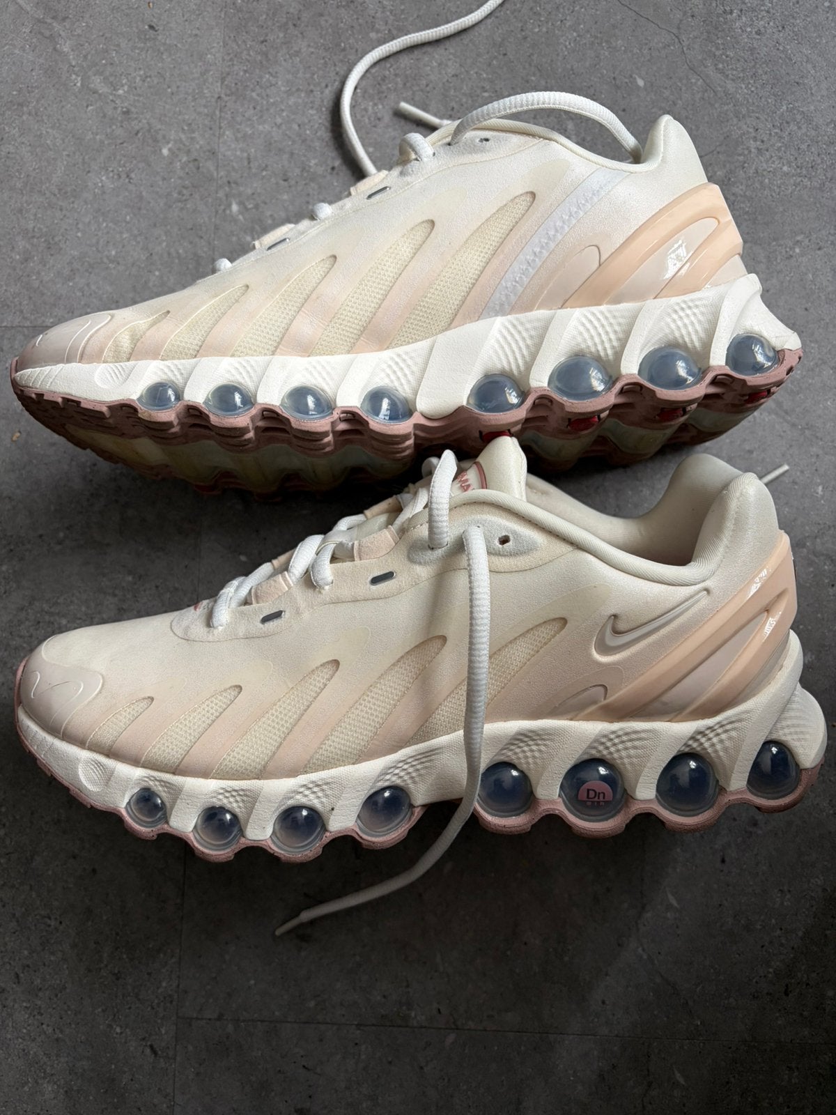 Nike  airnax maat 40,5, Beige, Nieuw, Ophalen of Verzenden, Sneakers of Gympen