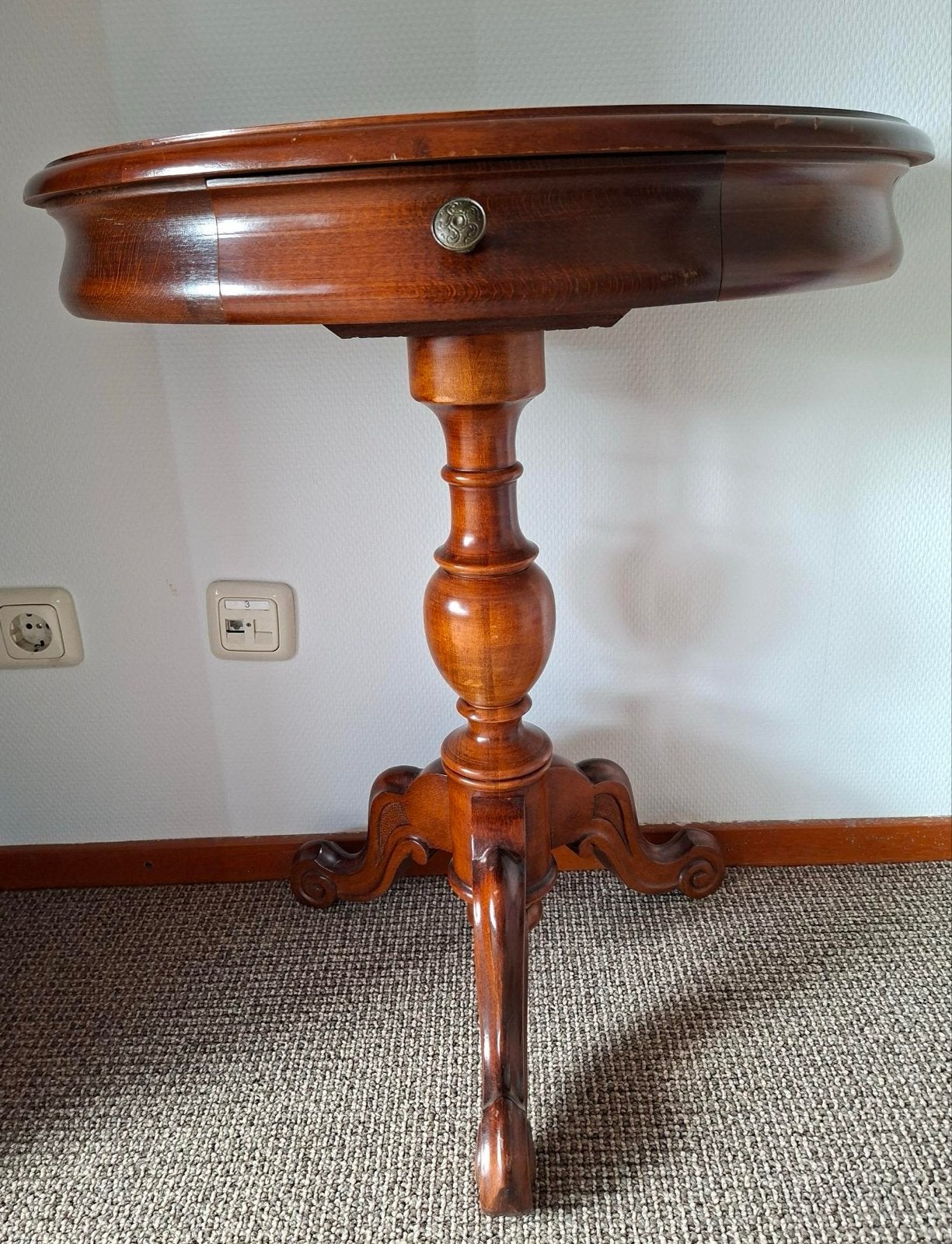 Mahonie halfrond wandtafeltje / sidetable met lade, Ophalen