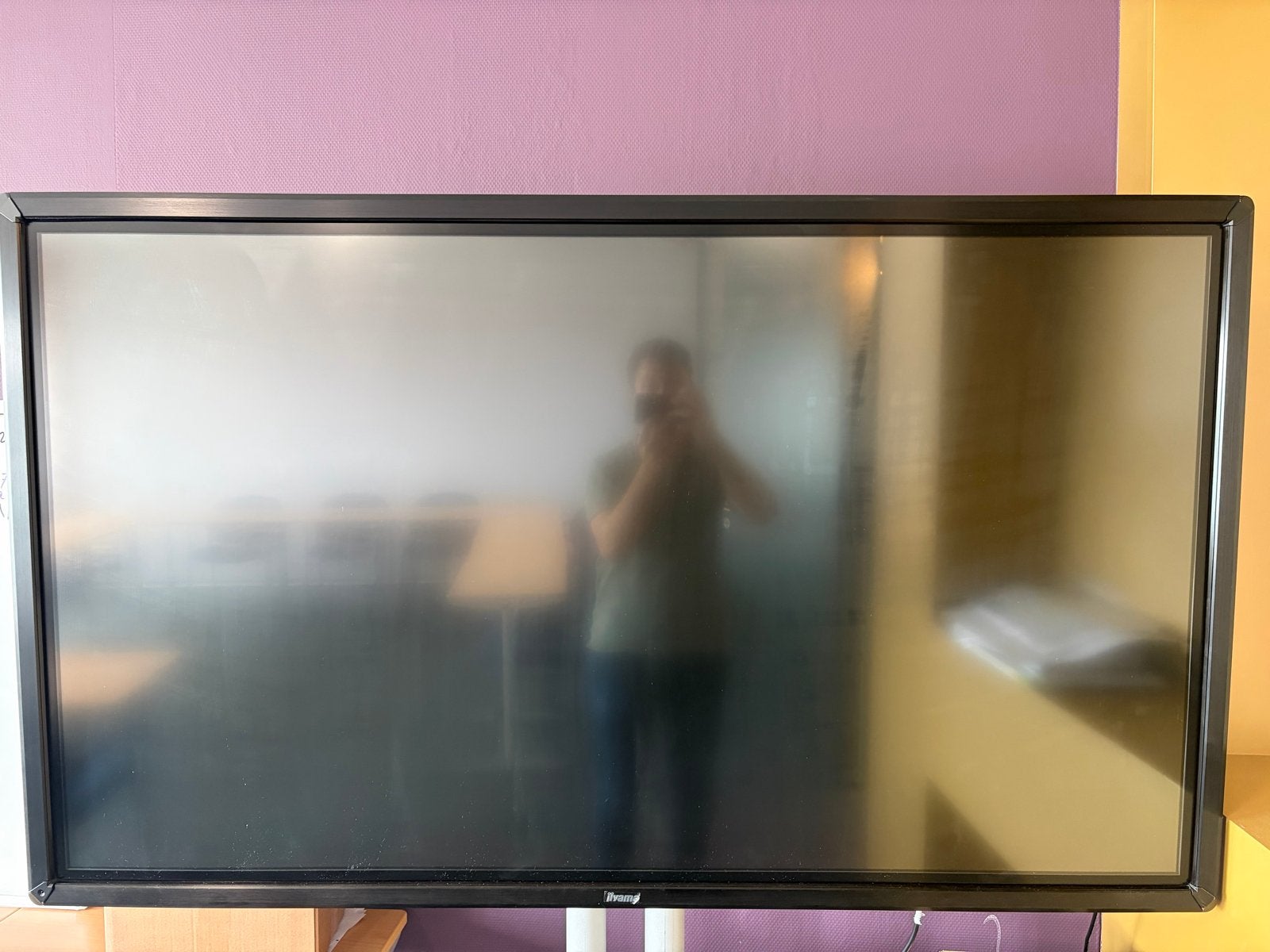 Iiyama ProLite TE6568MIS Digibord met Verrijdbaar Onderstel, Computers en Software, Monitoren, Ophalen, Gebruikt, Touchscreen