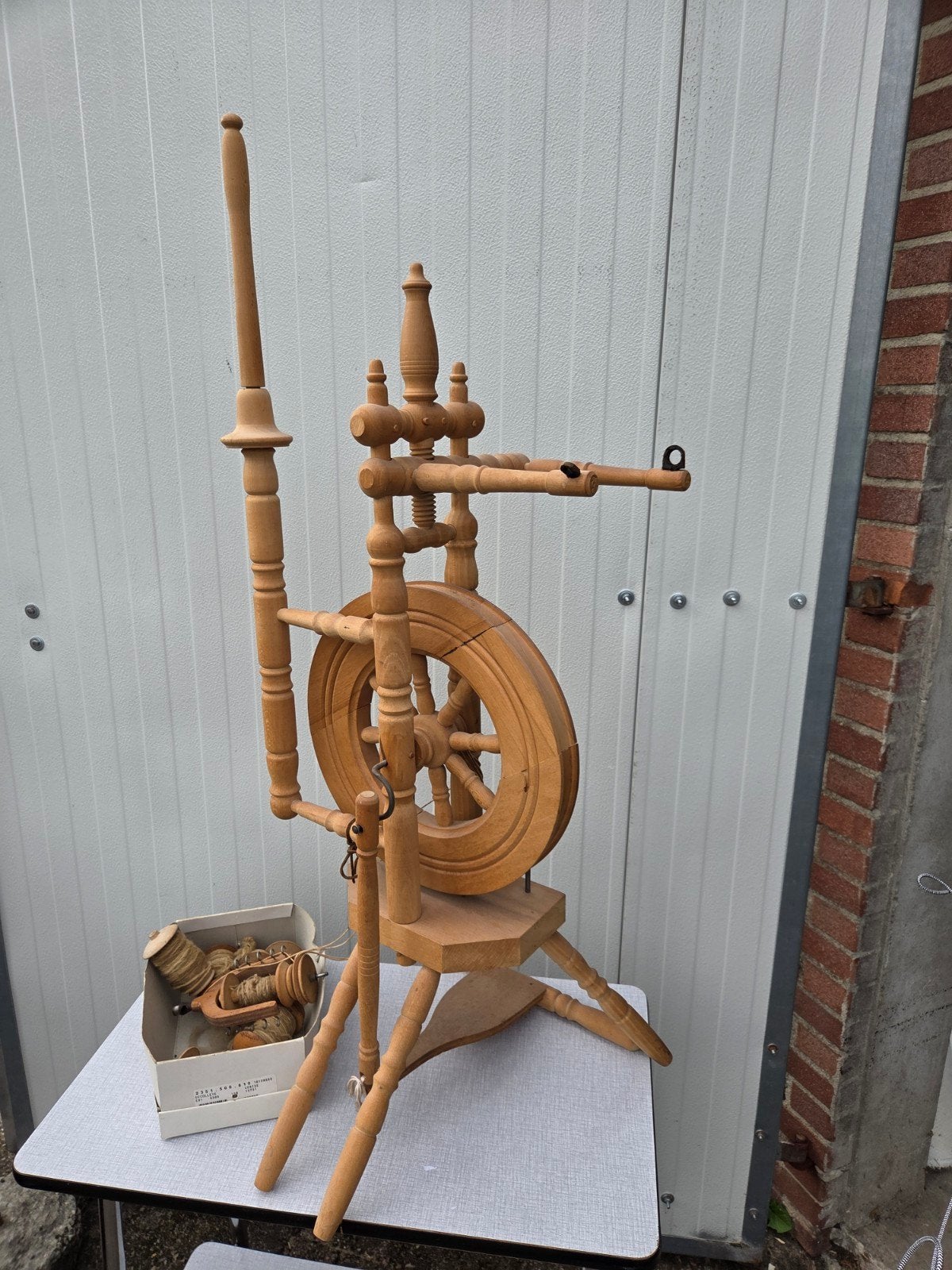 spinnewiel van oma verzenden mogelijk, Hobby en Vrije tijd, Spinnewielen en Spinnen, Ophalen of Verzenden, Spinnewiel