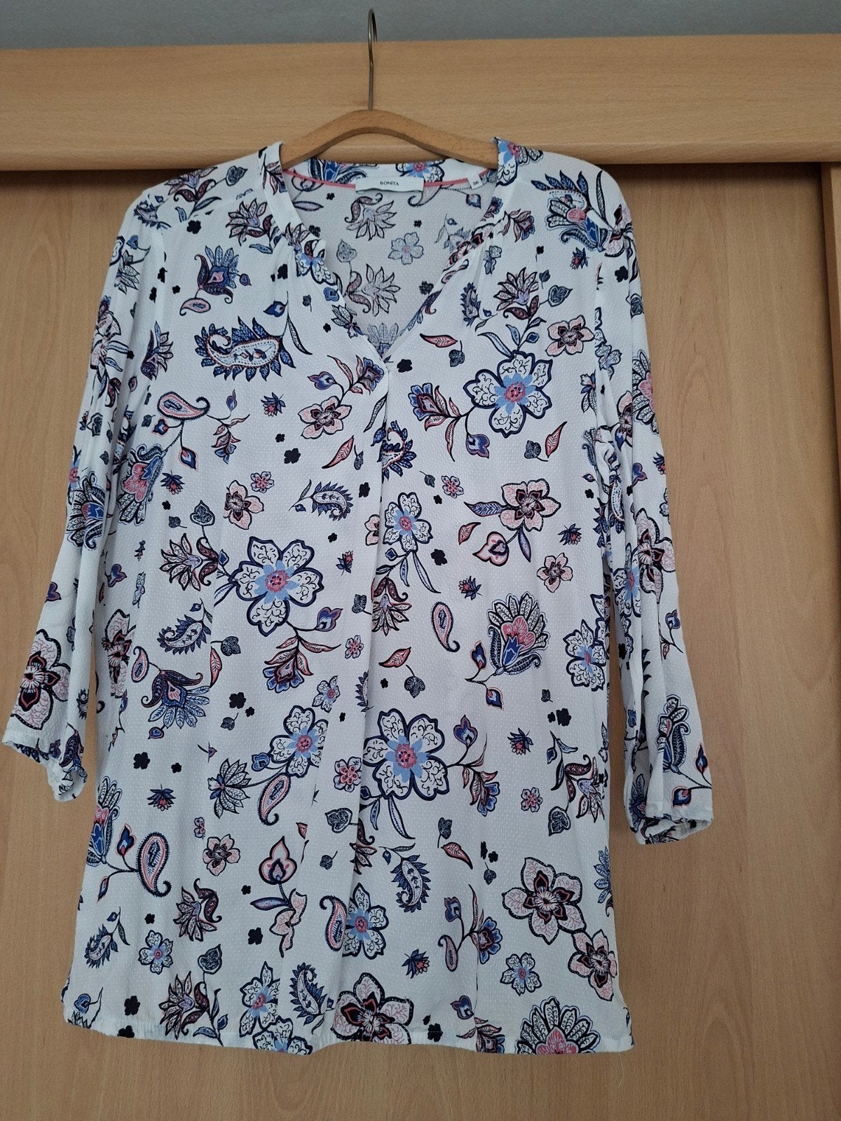 Bonita Blouse met Bloemenprint - Maat 38/40 (M), Wit, Bonita, Zo goed als nieuw, Ophalen