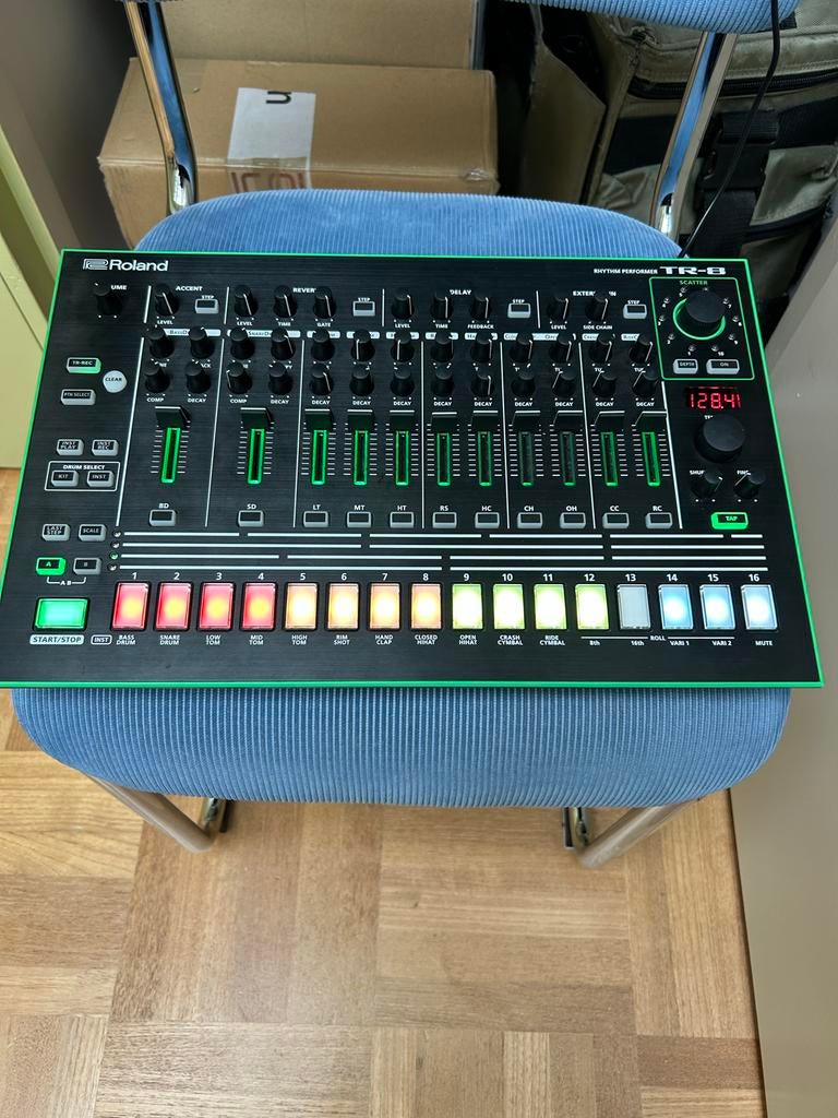 Roland TR-8 Rhythm Performer - Klassieke Drummachine, Ophalen of Verzenden, Zo goed als nieuw, Roland