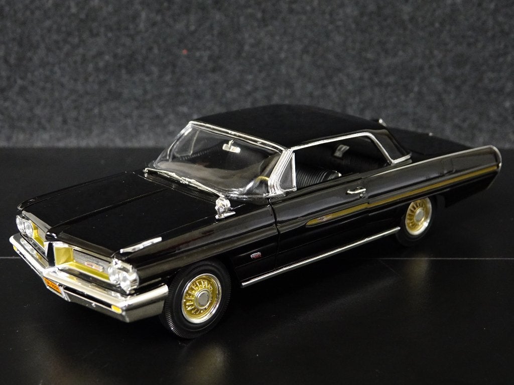 AutoWorld 1:18 1962 Pontiac Grand Prix Fireball, Hobby en Vrije tijd, Modelauto's | 1:18, Overige merken, AutoWorld, Auto, Onbekend