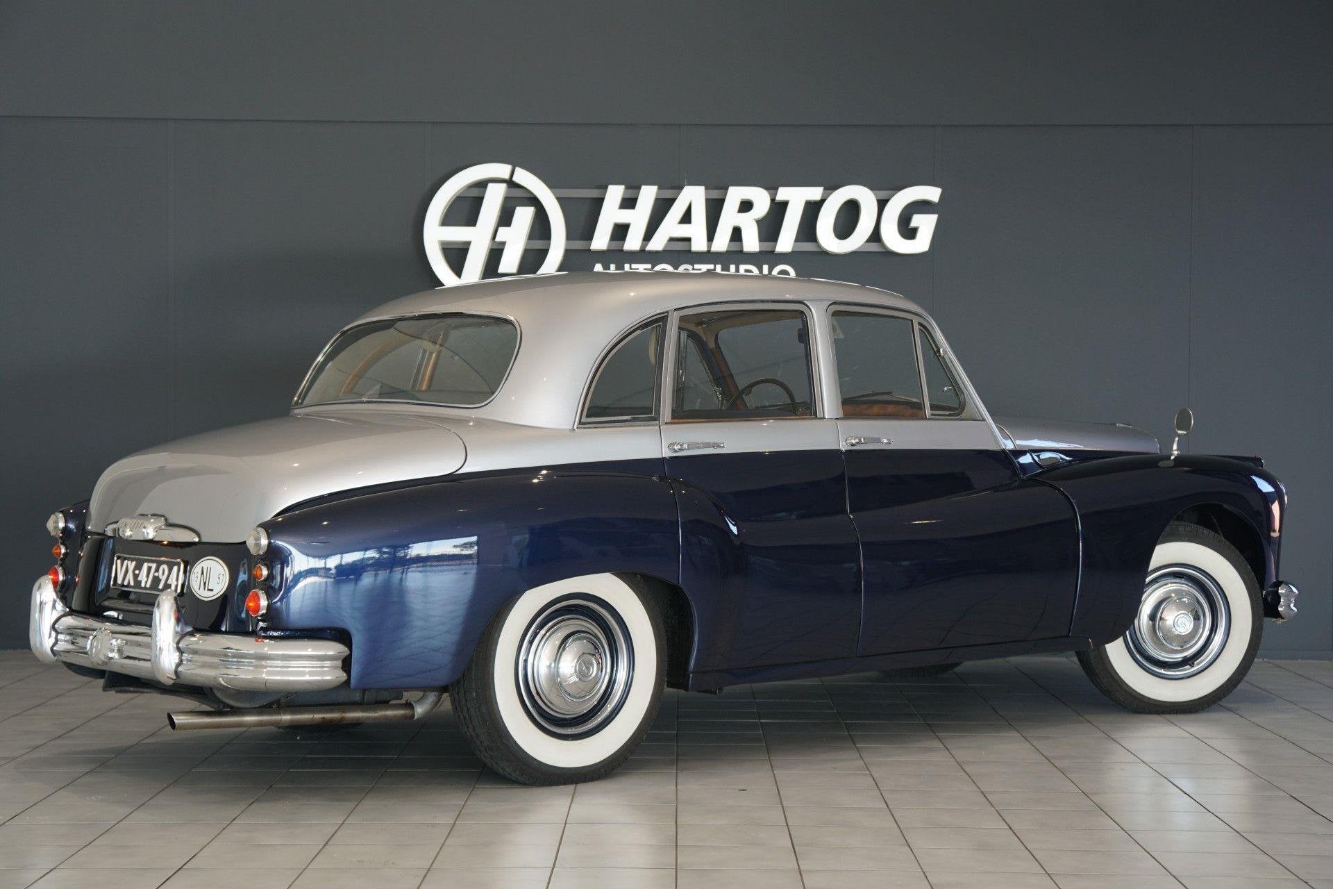 Daimler 104 "One-O-Four" DF310 *LINKS GESTUURD* 1 / 16 Daiml, Auto's, Overige carrosserieën, Blauw, Bedrijf, Handgeschakeld