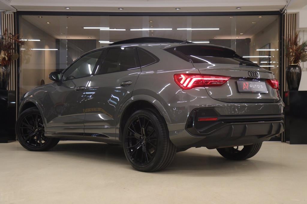 Audi Q3 Sportback 45 TFSI e 3X S-Line /PANO/CARPLAY/KEYLES/S, Auto's, Audi, Stof, Gebruikt, Euro 6, 150 pk