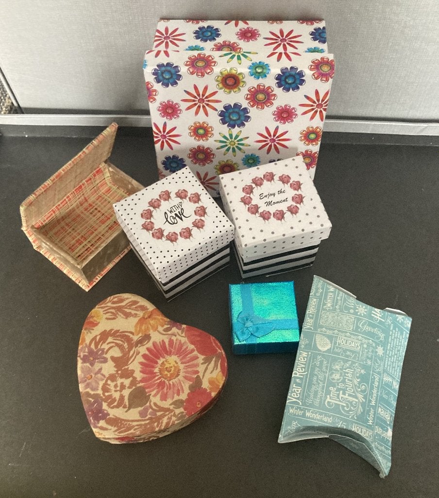 set opbergdoosjes 9 stuks verschillende maten, Ophalen of Verzenden, Zo goed als nieuw, Meerkleurig, Papier/karton