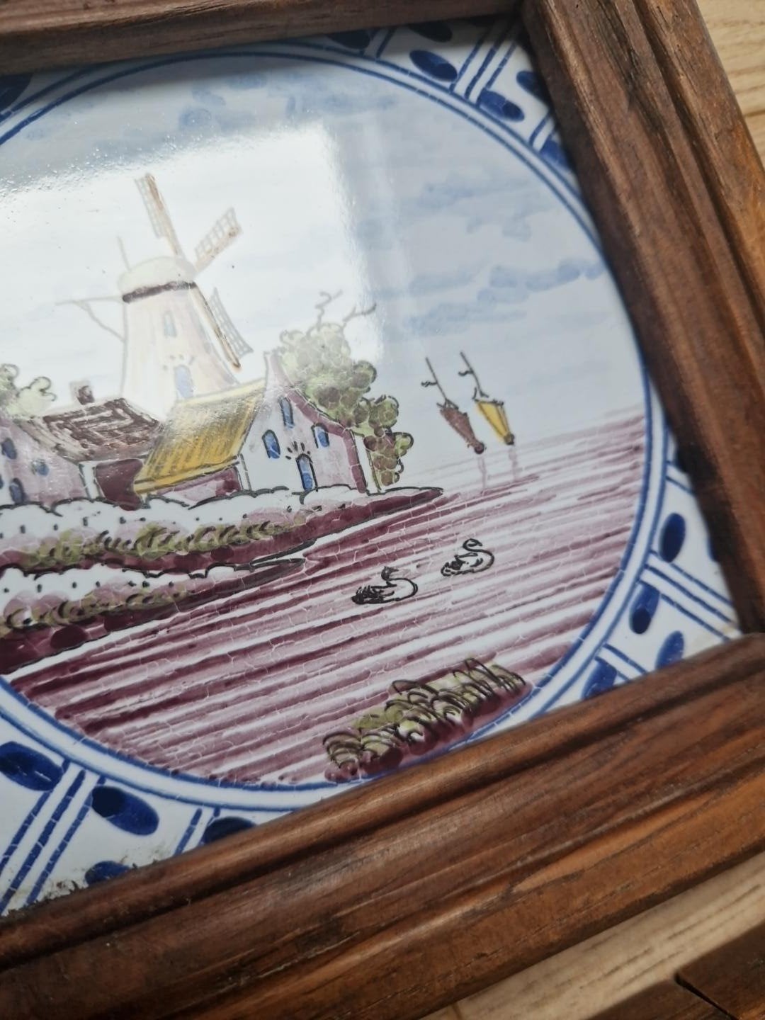 3 vintage Hollandse tegeltjes in houten lijst – molen & land, Ophalen