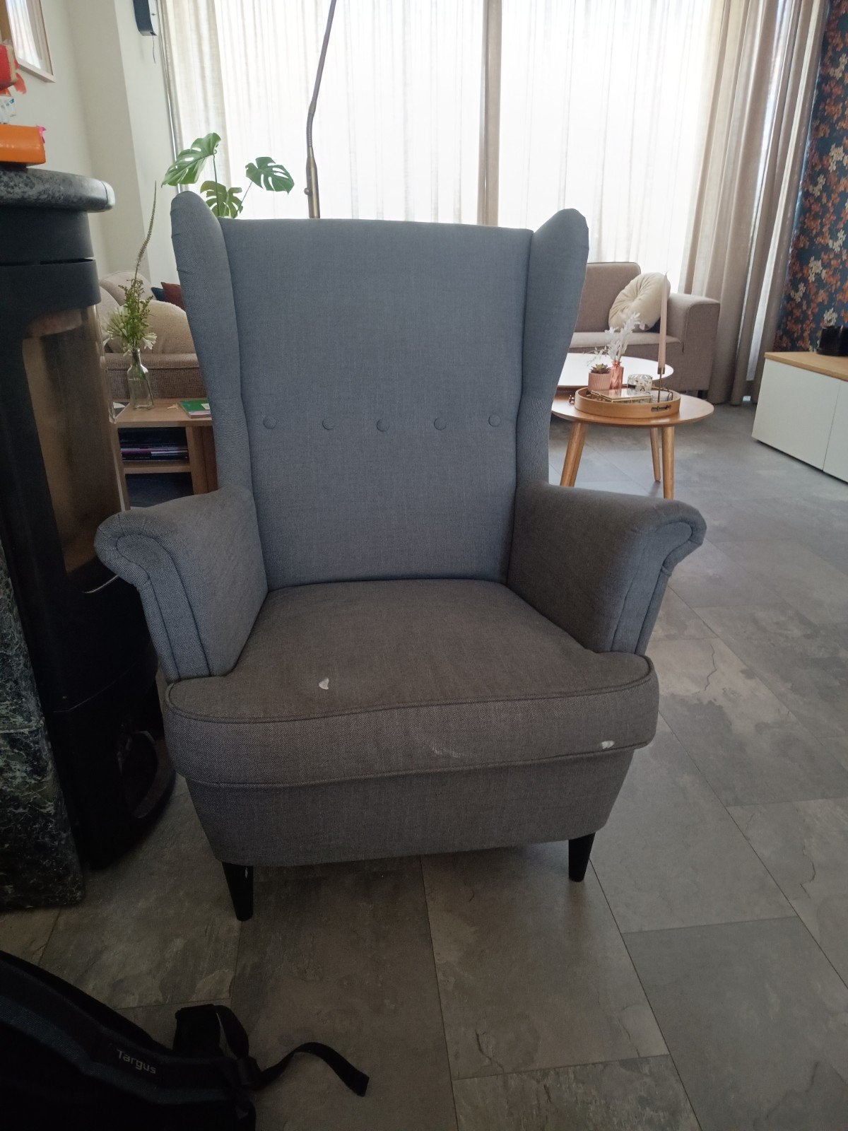 Gratis Grijze oorfauteuil - Comfortabele fauteuil, Huis en Inrichting, Fauteuils, Ophalen, Gebruikt, 75 tot 100 cm, 75 tot 100 cm