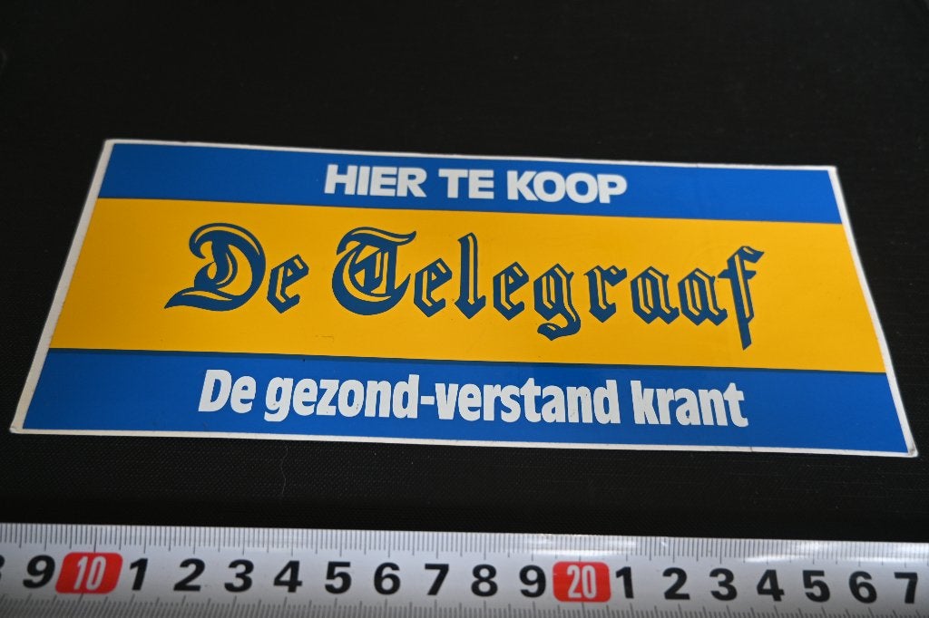 sticker Hier te koop  DE TELEGRAAF de gezond verstand krant, Ophalen of Verzenden, Zo goed als nieuw