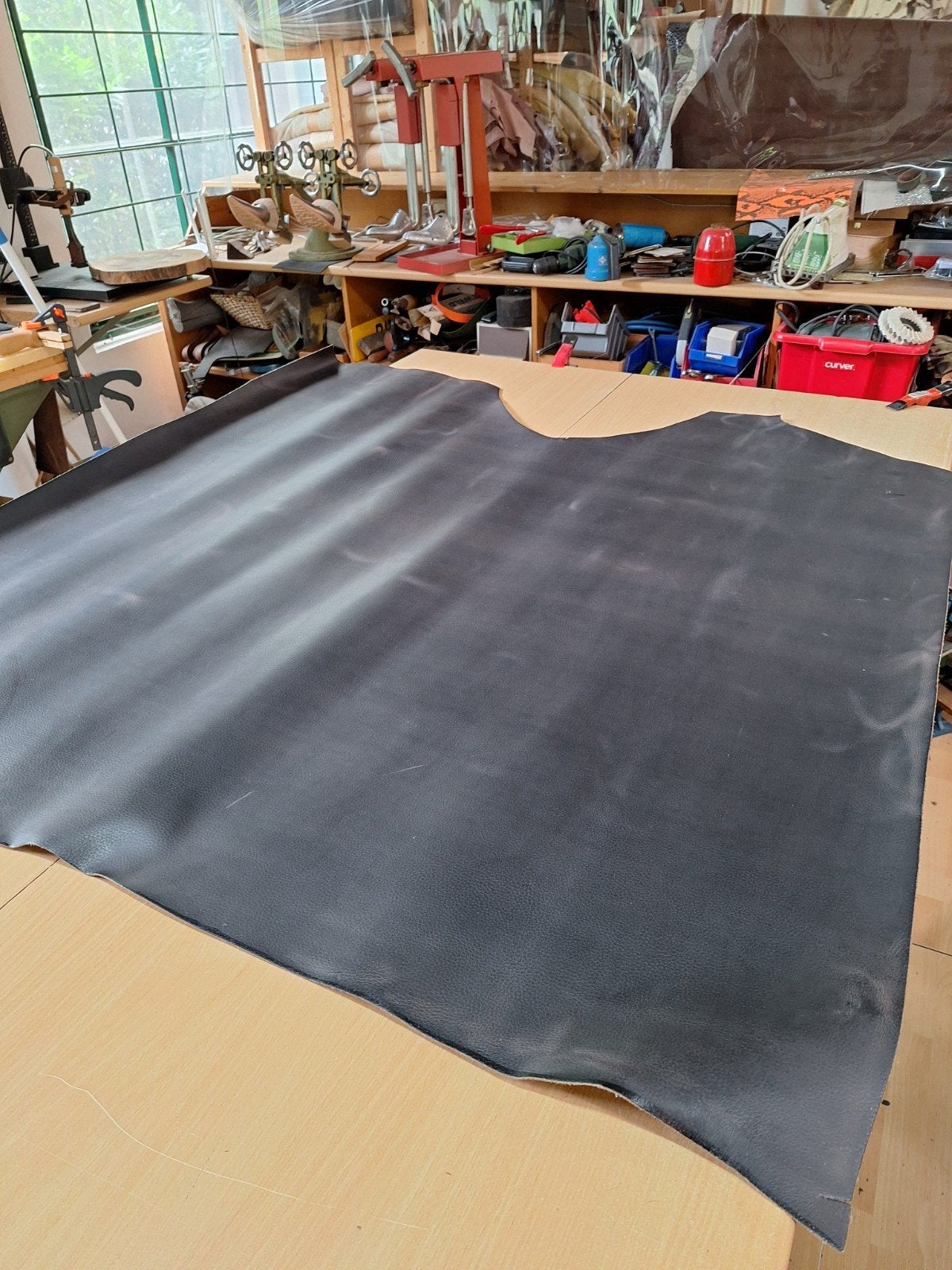 Grootte Huid Tuigleder, Hele of HALVE HUID., Bruin, 120 cm of meer, Leer of Kunstleer, Nieuw