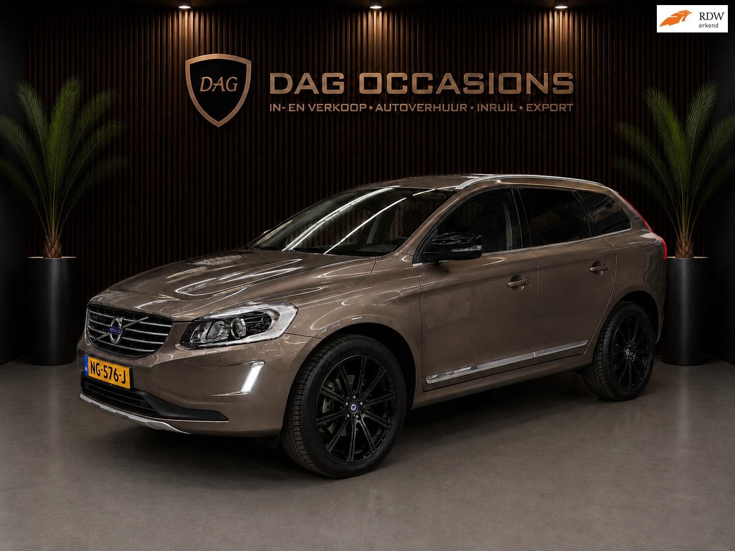 Volvo XC60 2.0 T6 AUTOMAAT|306PK|CAMERA|LEER|ADAP CRUISE, Auto's, Dealer onderhouden, Gebruikt, 4 cilinders, Lichtsensor