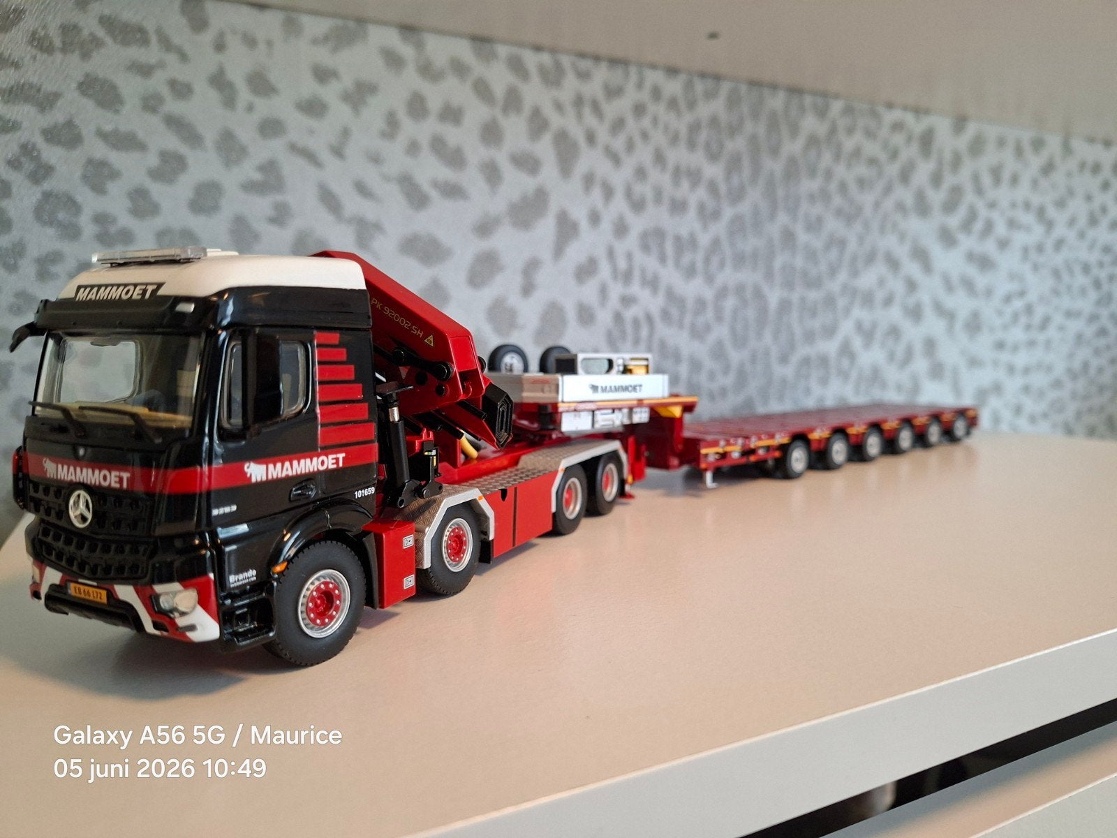 WSI, Mercedes Arocs 8x4 Palfinger + Manoovr Mammoet, Hobby en Vrije tijd, Modelauto's | 1:50, Ophalen of Verzenden, Zo goed als nieuw