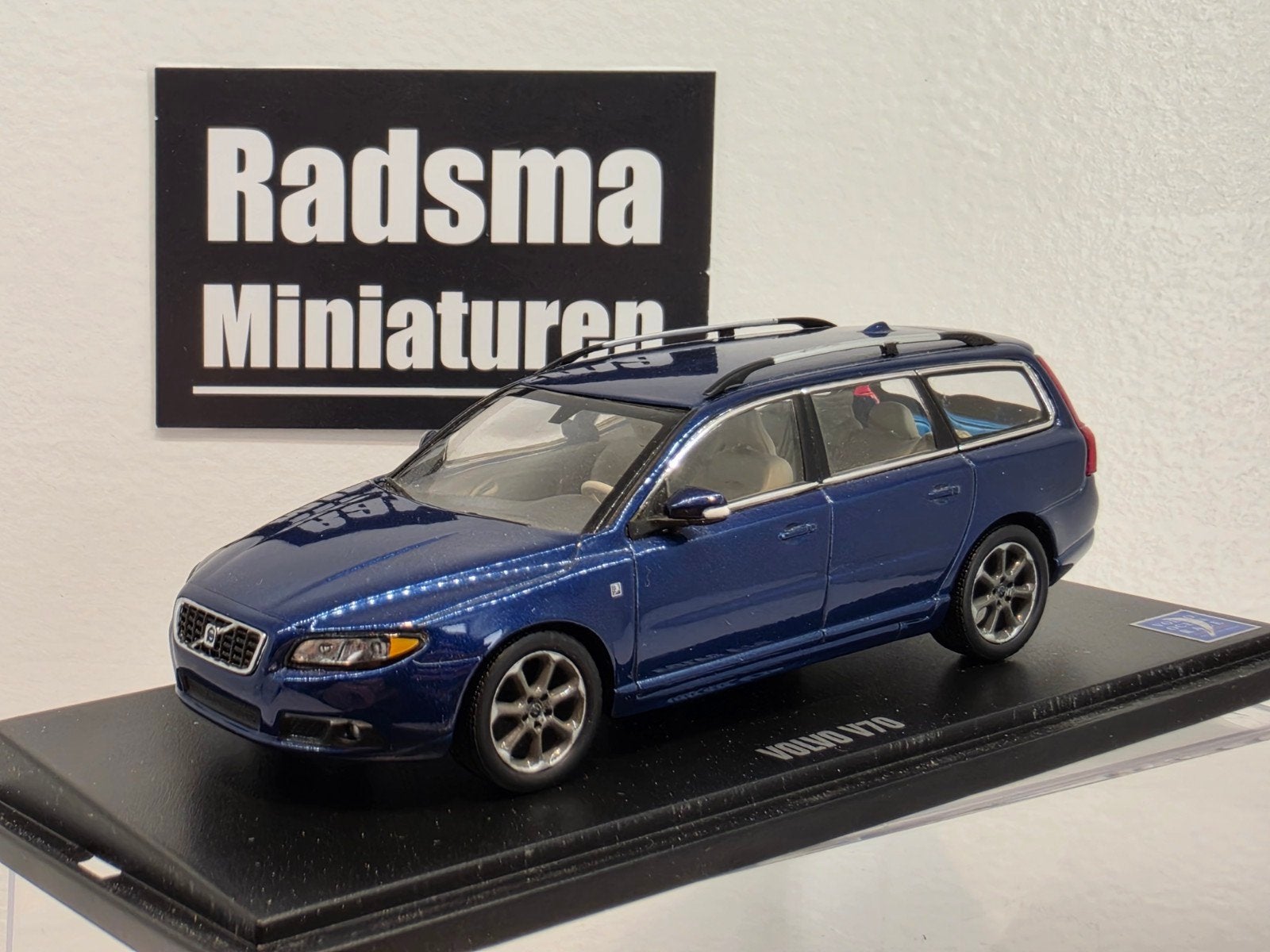 Volvo V70 Phase 3 Oceanrace - Blauw - 1:43 Motorart, Hobby en Vrije tijd, Overige merken, Auto, Ophalen of Verzenden