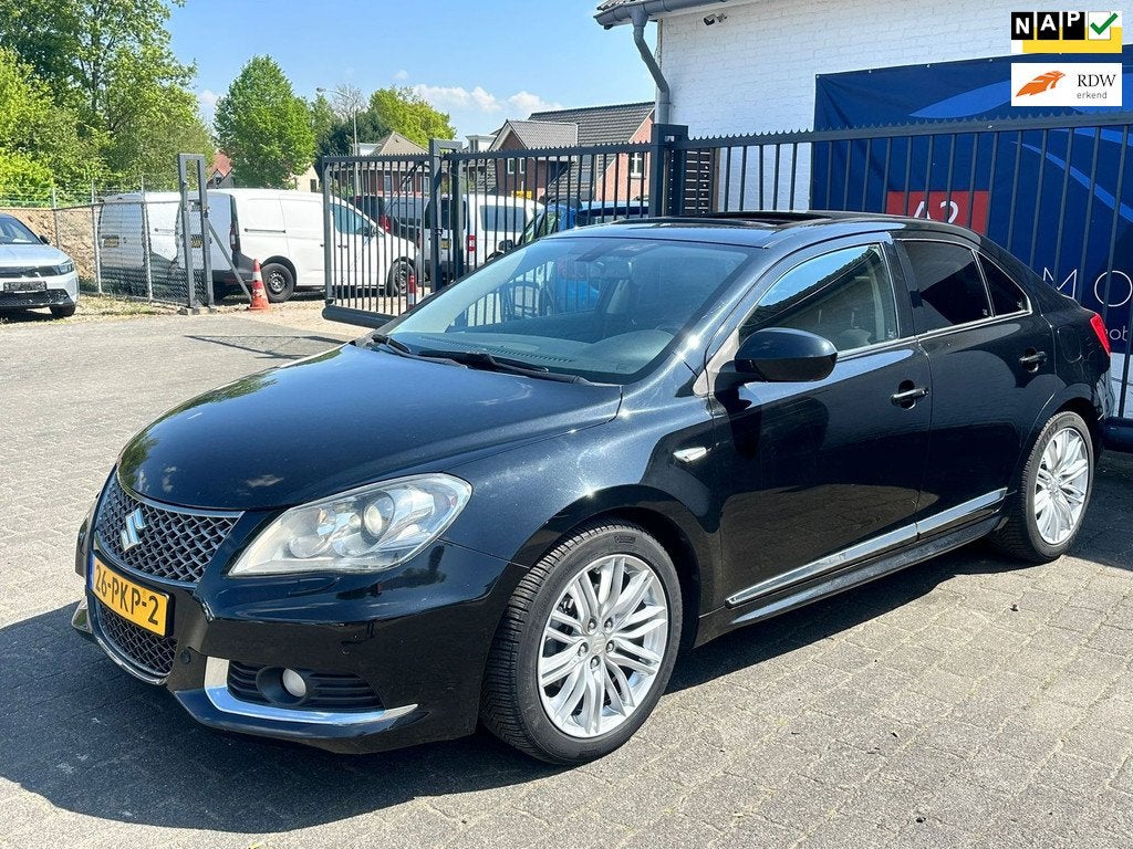 Suzuki Kizashi 2.4 Sport / SCHUIF - KANTELDAK / KEYLESS / ST, Auto's, Suzuki, Automaat, Euro 5, Gebruikt, 4 cilinders