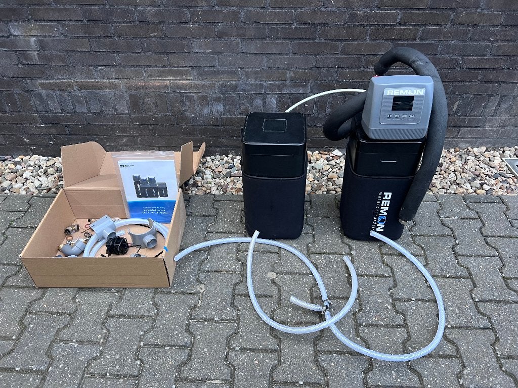Waterontharder Remon complete set, Witgoed en Apparatuur, Ophalen, Zo goed als nieuw, Waterontharder met zout