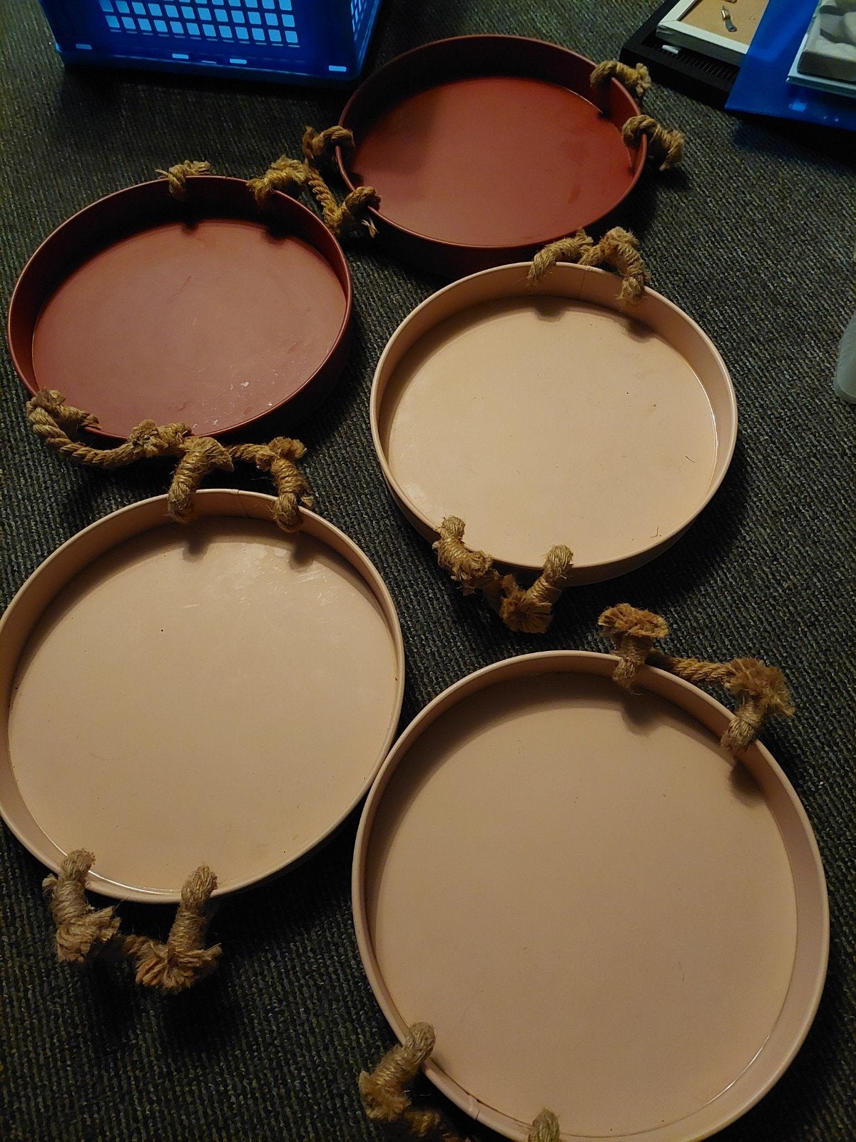 Set van 5 ronde dienbladen met touw handvatten, Ophalen, Gebruikt, Rond, Dienblad