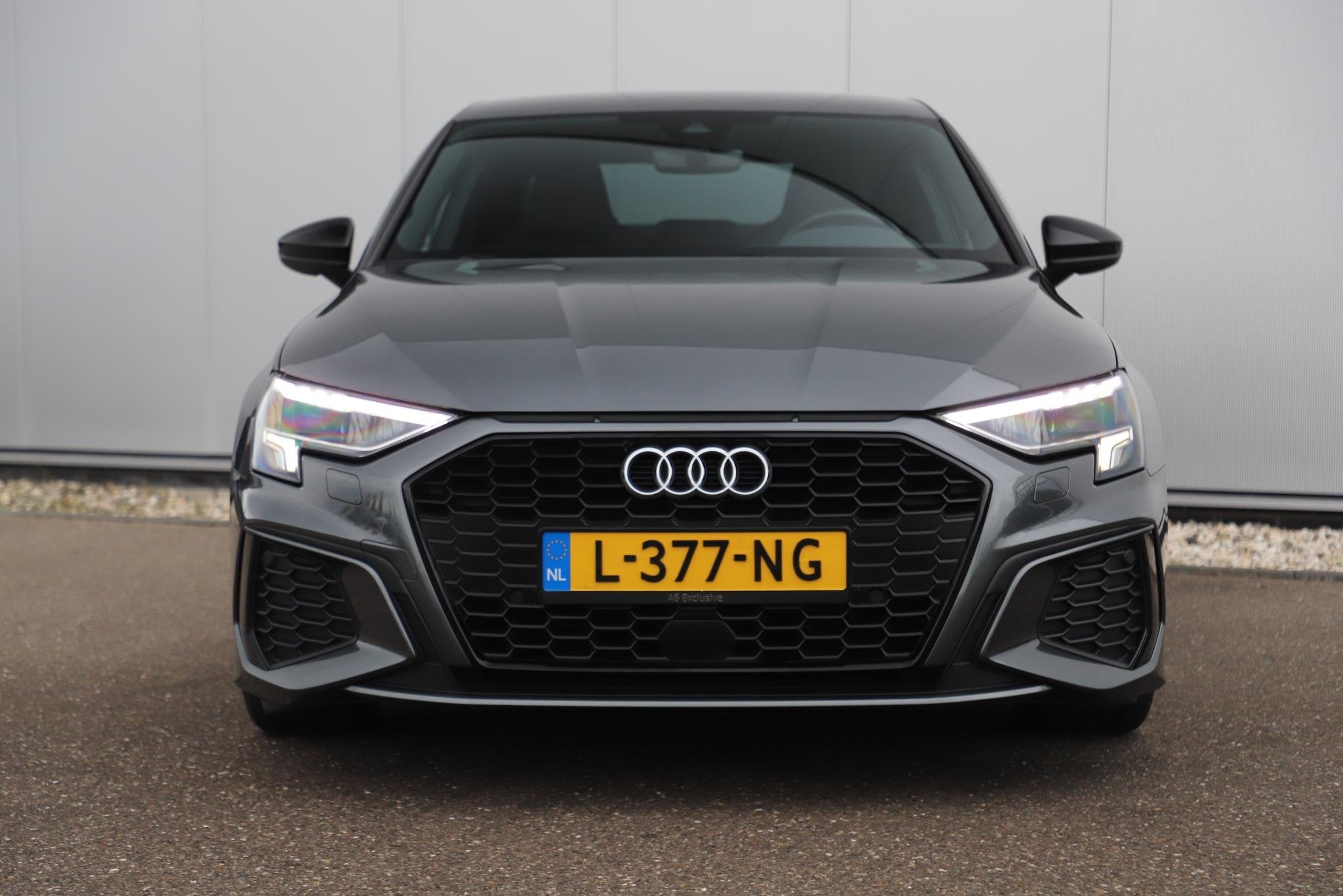 Audi A3 Limousine 30 TFSI S edition Black Pack Trekhaak Auto, Auto's, Audi, Gebruikt, Met garantie (alle), Origineel Nederlands