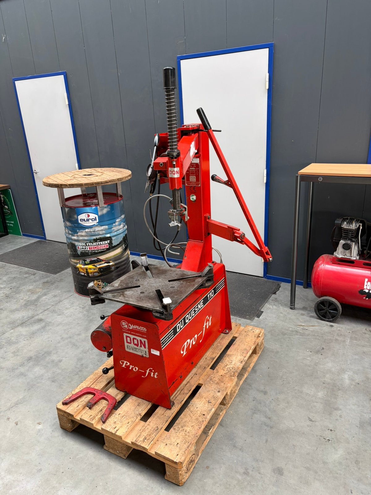 DQN Profit BI banden(de)montagemachine – 2007 – met hulparm, Auto diversen, Gebruikt, Ophalen of Verzenden, Info@, DQN