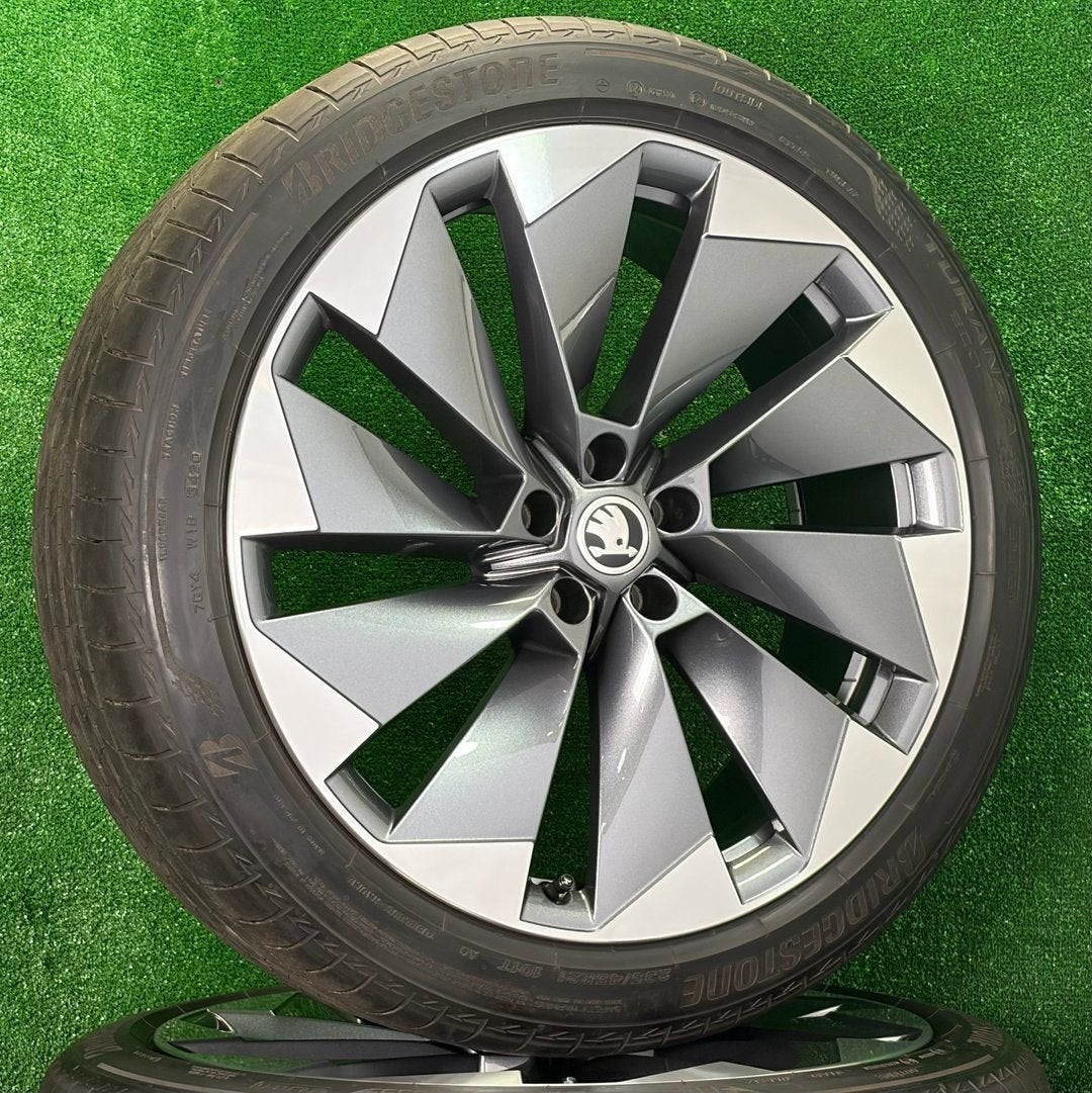 Originele 21 inch Skoda Betria velgen met banden Enyaq Elroq, Gebruikt, 255 mm, -, -