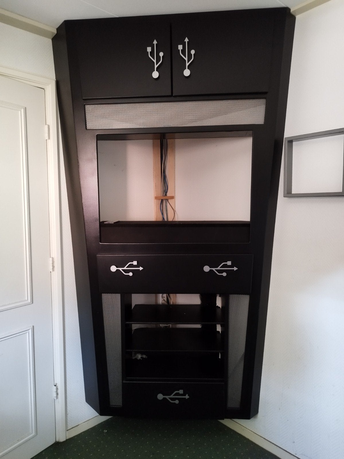 Zwart game/media wandmeubel, Huis en Inrichting, Kasten | Televisiemeubels, Gebruikt, 100 tot 150 cm, 200 cm of meer, 25 tot 50 cm