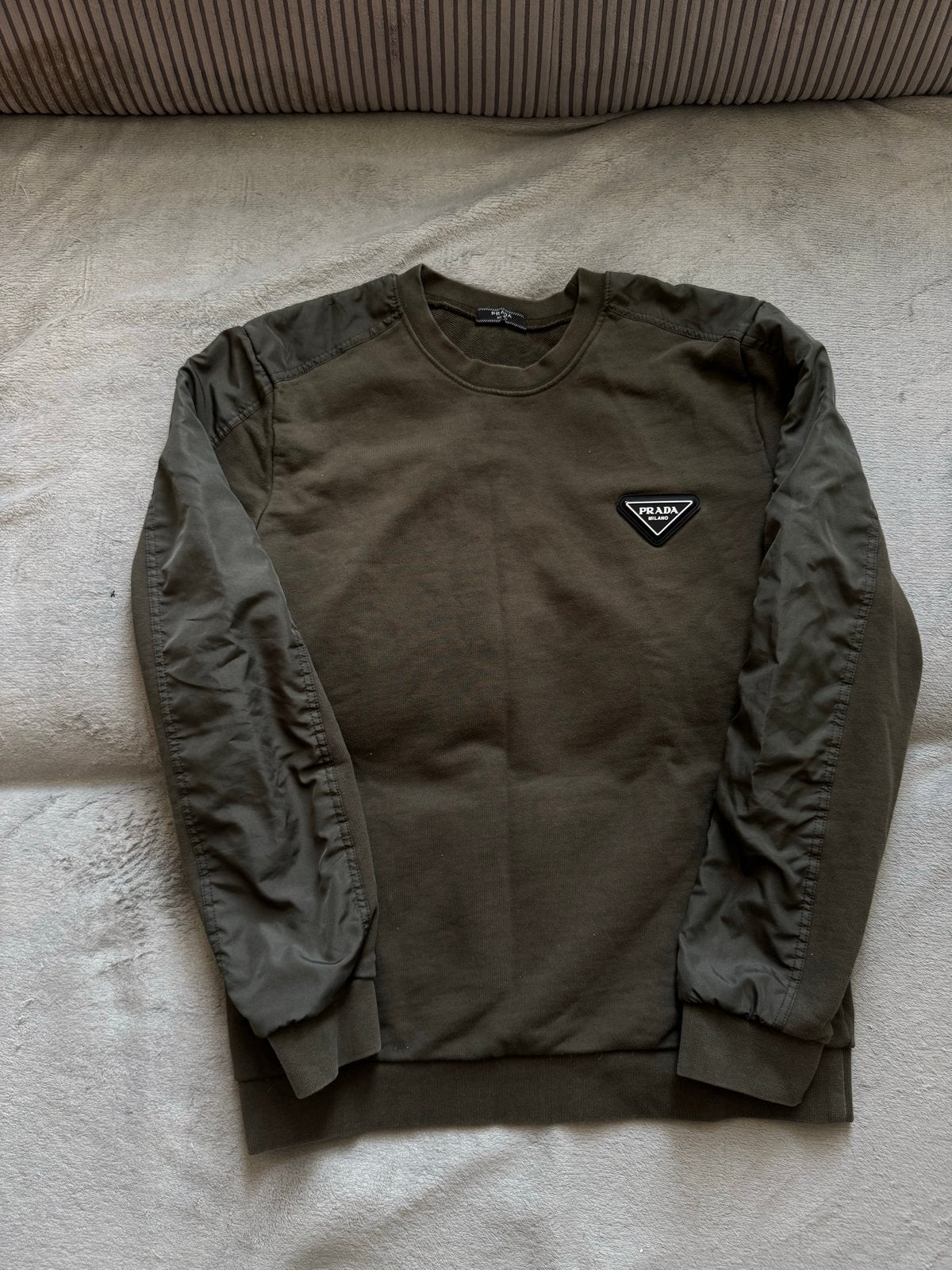 Prada originele trui in zeer goede staat - Maat L, Khaki, Ophalen of Verzenden, Zo goed als nieuw, Maat 52/54 (L), Groen