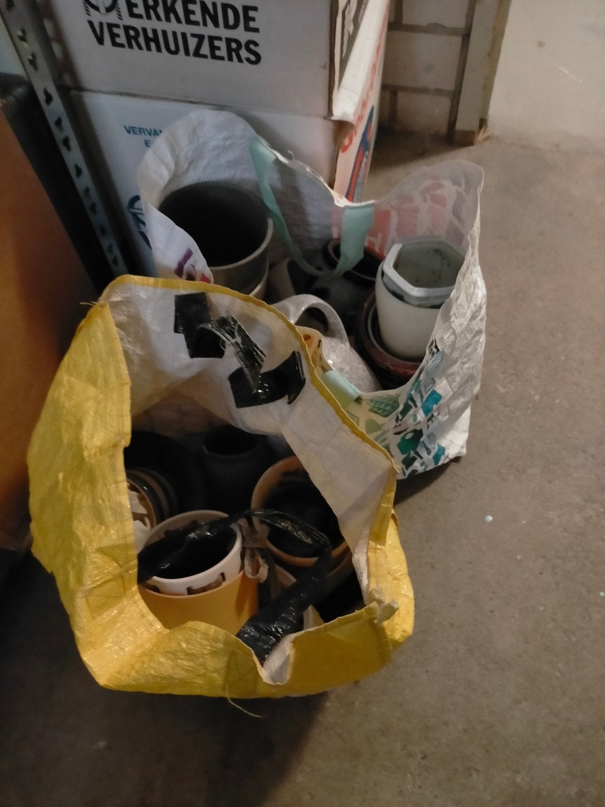 2 shoppers met Bloempotten, Tuin en Terras, Ophalen, Gebruikt, Rond, Minder dan 30 cm