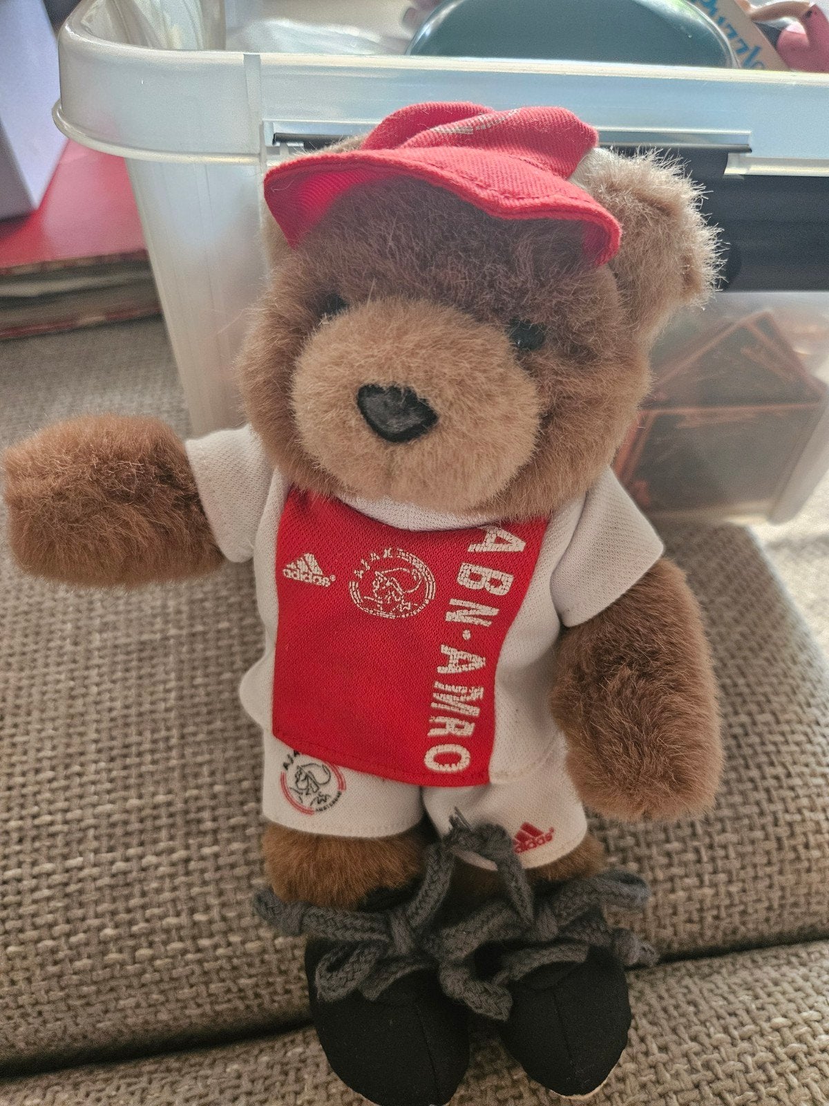Ajax ABN AMRO Knuffelbeer met Kleding en Pet, Ophalen of Verzenden, Gebruikt