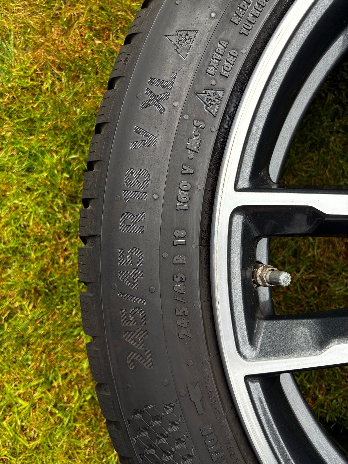 BMW 662 M 18 inch velgen met Continental winterbanden G30/G3, Ophalen, 18 inch, Banden en Velgen, Winterbanden