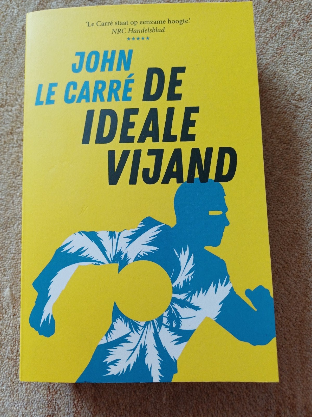 John le Carré - De ideale vijand, Ophalen of Verzenden, Zo goed als nieuw, John le Carré