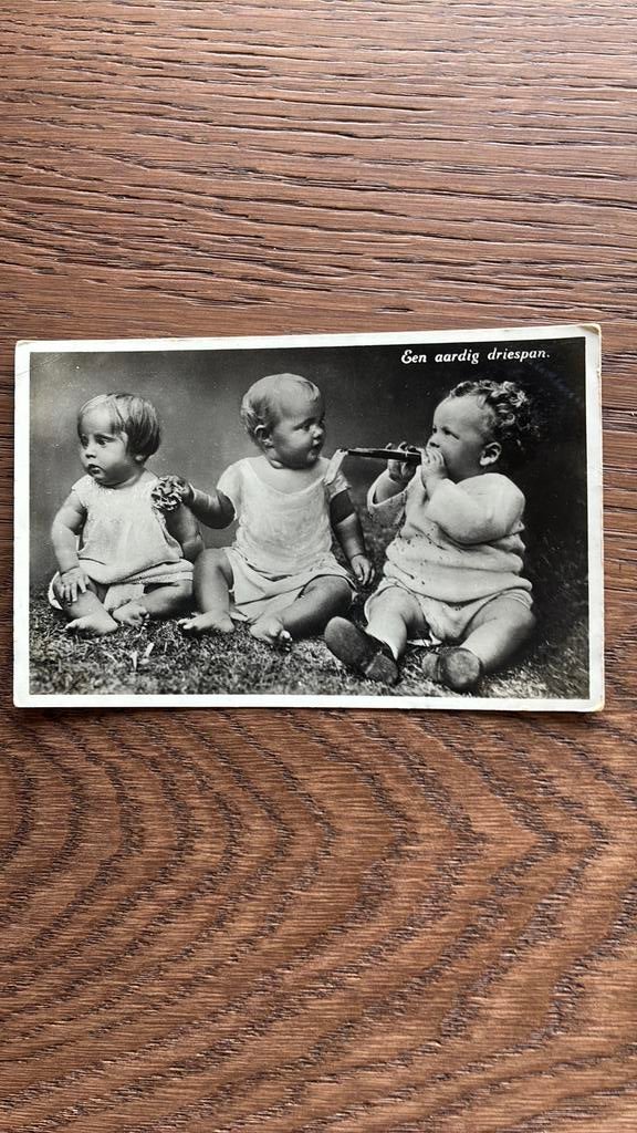 Een aardig driespan. 3 peuters. 1937, Verzamelen, Ophalen of Verzenden, 1920 tot 1940, Gelopen