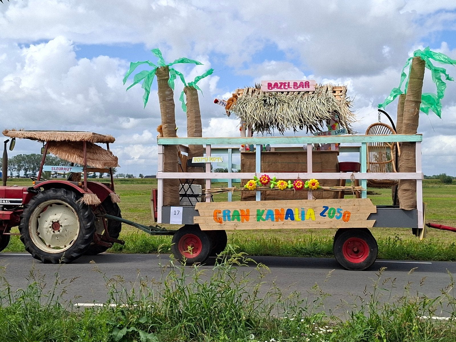 Carnaval versierde boerenkar optocht praalwagen, Ophalen of Verzenden, Gebruikt